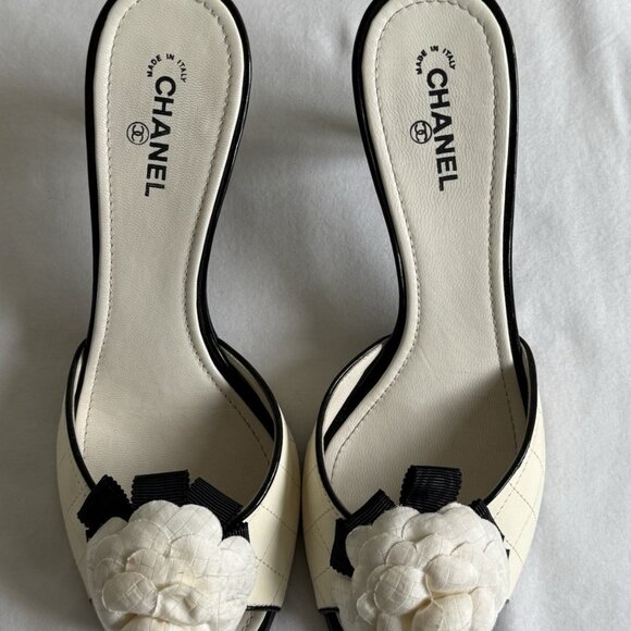 CHANEL 2007 Cruise Camellia Quilted Leather Mules Heels - Picture 5 of 16